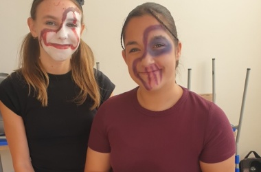 Halloweenská angličtina: Strašidelné pečení s duchy a pizzou v 8. A