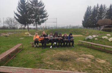 ŽIVÁ ŠKOLNÍ ZAHRADA - Jarní údržba duben 2023