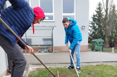 Živá školní zahrada - jarní údržba březen 2023