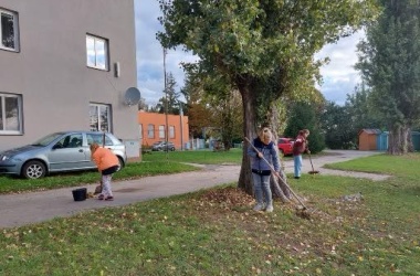 ŽIVÁ ŠKOLNÍ ZAHRADA - Podzimní údržba říjen 2022