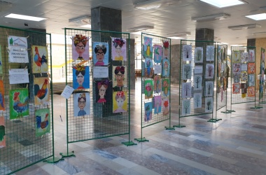 Výstava výtvarných prací v kasárnách