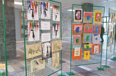 Výstava výtvarných prací v kasárnách