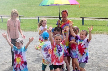 ŽIVÁ ŠKOLNÍ ZAHRADA - Třída 1.B na cestě za pokladem