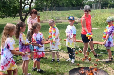 ŽIVÁ ŠKOLNÍ ZAHRADA - Třída 1.B na cestě za pokladem