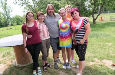 ŽIVÁ ŠKOLNÍ ZAHRADA - Třída 1.B na cestě za pokladem