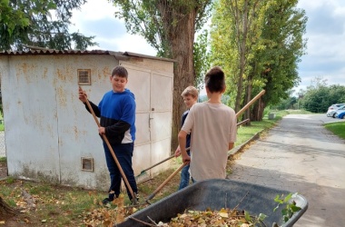 ŽIVÁ ŠKOLNÍ ZAHRADA - Podzimní údržba 2023