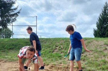 ŽIVÁ ŠKOLNÍ ZAHRADA - Podzimní údržba 2023