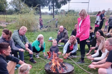ŽIVÁ ŠKOLNÍ ZAHRADA - Tradiční družinová drakiáda