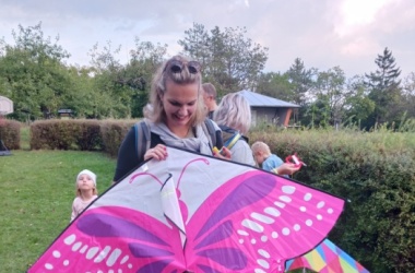 ŽIVÁ ŠKOLNÍ ZAHRADA - Tradiční družinová drakiáda