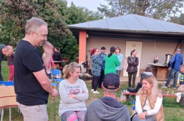 ŽIVÁ ŠKOLNÍ ZAHRADA - Tradiční družinová drakiáda