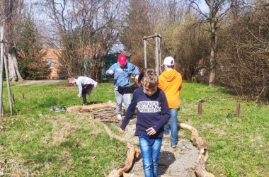 ŽIVÁ ŠKOLNÍ ZAHRADA - Jarní údržba březen 2024