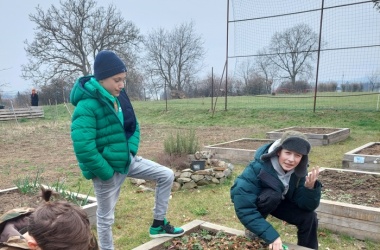 ŽIVÁ ŠKOLNÍ ZAHRADA - Jarní údržba březen 2024