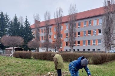 ŽIVÁ ŠKOLNÍ ZAHRADA - Jarní údržba březen 2024