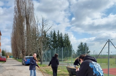 ŽIVÁ ŠKOLNÍ ZAHRADA - Jarní údržba březen 2024