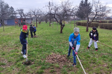 ŽIVÁ ŠKOLNÍ ZAHRADA - Jarní údržba březen 2024