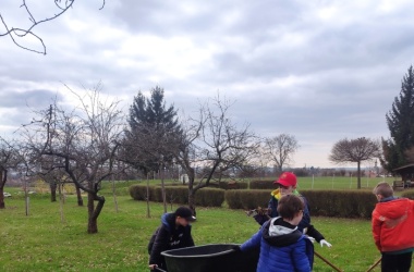 ŽIVÁ ŠKOLNÍ ZAHRADA - Jarní údržba březen 2024