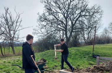 ŽIVÁ ŠKOLNÍ ZAHRADA - Jarní údržba březen 2024