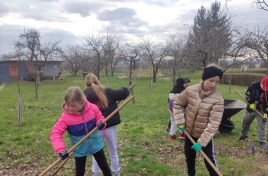 ŽIVÁ ŠKOLNÍ ZAHRADA - Jarní údržba březen 2024
