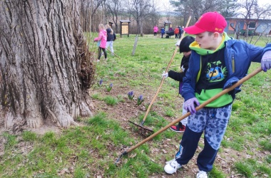 ŽIVÁ ŠKOLNÍ ZAHRADA - Jarní údržba březen 2024