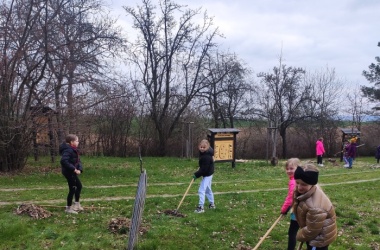 ŽIVÁ ŠKOLNÍ ZAHRADA - Jarní údržba březen 2024