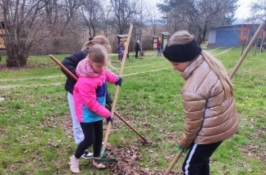 ŽIVÁ ŠKOLNÍ ZAHRADA - Jarní údržba březen 2024