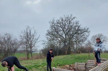 ŽIVÁ ŠKOLNÍ ZAHRADA - Jarní údržba březen 2024