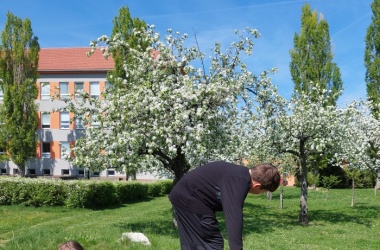 ŽIVÁ ŠKOLNÍ ZAHRADA - Jarní údržba duben 2024