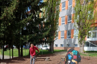 ŽIVÁ ŠKOLNÍ ZAHRADA - Jarní údržba duben 2024