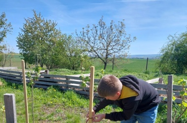ŽIVÁ ŠKOLNÍ ZAHRADA - Jarní údržba duben 2024