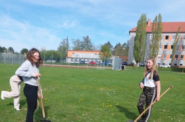 ŽIVÁ ŠKOLNÍ ZAHRADA - Jarní údržba duben 2024