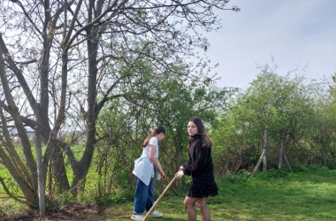 ŽIVÁ ŠKOLNÍ ZAHRADA - Jarní údržba duben 2024