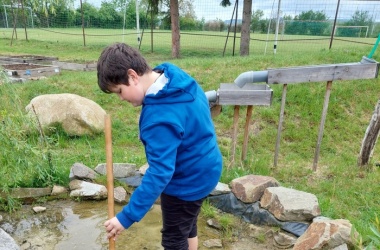 ŽIVÁ ŠKOLNÍ ZAHRADA - Jarní údržba květen 2024