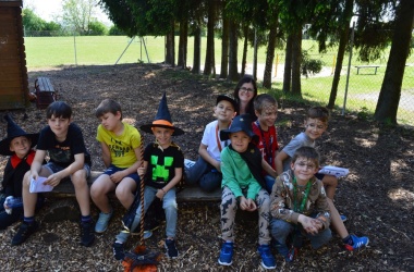 ŽIVÁ ŠKOLNÍ ZAHRADA - Družinové pálení čarodějnic