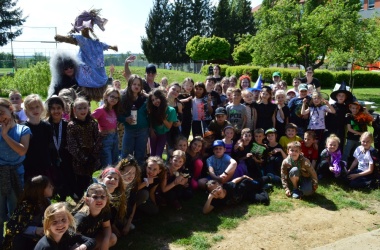 ŽIVÁ ŠKOLNÍ ZAHRADA - Družinové pálení čarodějnic