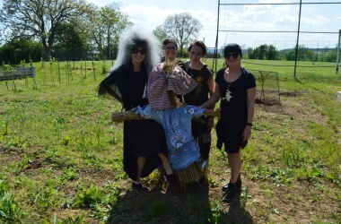 ŽIVÁ ŠKOLNÍ ZAHRADA - Družinové pálení čarodějnic