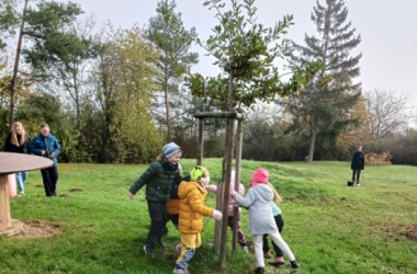 ŽIVÁ ŠKOLNÍ ZAHRADA - Návštěva dětí z MŠ Šikulka
