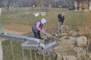 ŽIVÁ ŠKOLNÍ ZAHRADA - Údržba zahrady leden a únor 2025