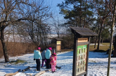 ŽIVÁ ŠKOLNÍ ZAHRADA - Družina i v únoru venku!