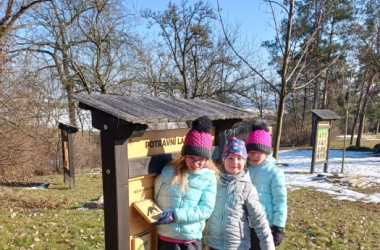 ŽIVÁ ŠKOLNÍ ZAHRADA - Družina i v únoru venku!