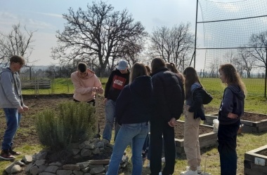 ŽIVÁ ŠKOLNÍ ZAHRADA - Údržba zahrady březen 2025