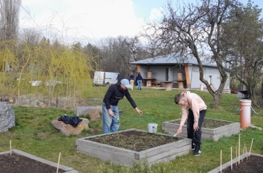 ŽIVÁ ŠKOLNÍ ZAHRADA - Údržba zahrady březen 2025
