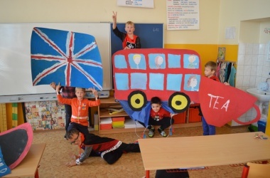 Angličtina jinak: Žáci ZŠ Morávkova získávají zkušenosti i mimo školní lavice